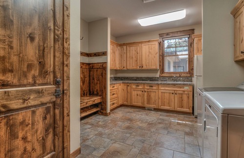 Sunriver Casa | Luxury 5 EnSuites, Hot Tub, A/C, 12 SHARC, Golf Course View