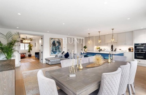 Waltham Abbey Casa | Luxury 5Bed Gated Home in High Beech