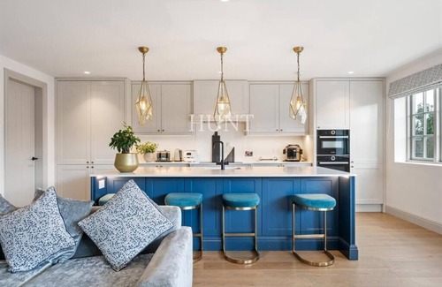 Waltham Abbey Casa | Luxury 5Bed Gated Home in High Beech