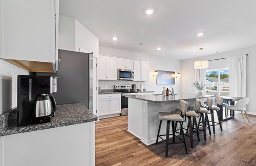 Wilmington Casa | Luxury 5BR/3BT+Game Room+ Office+ Near Beach