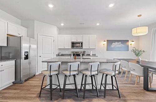 Wilmington Casa | Luxury 5BR/3BT+Game Room+ Office+ Near Beach