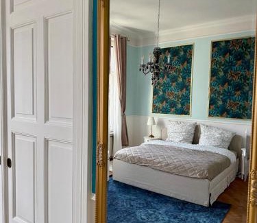 Oldenburg Apartamento | Luxury 5BR City Villa - Chic & Spacious - Families