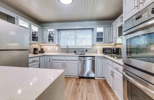Dallas Casa | Luxury 5BR Home w/ Pool, Cinema & Game Room