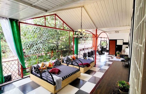 Eastwood Park Casa | Lujo 5 habitaciones en alquiler en Central Halfway Tree @ Kingston Manor