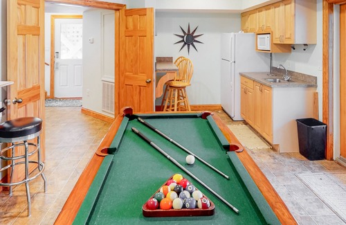 Pine Island Casa | Luxury 5BR | Private Pool | Hot Tub | Deck