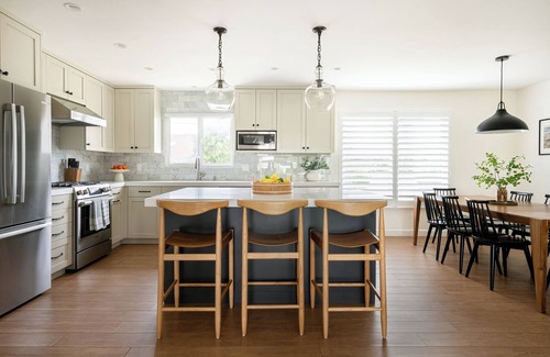 University City Casa | Luxury 5BR w/Resort Backyard, Huge Hot Tub, Fire Pit, Game Room, Putting Green