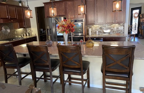 Palm Valley Casa | Luxury 6 Bedroom - heated pool & spa- close to stadium, golf, & more!