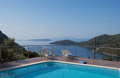 Mikros Gialos Villa | Lujo villa de 6 dormitorios con impresionantes vistas al mar Jónico en Mikros Gialos