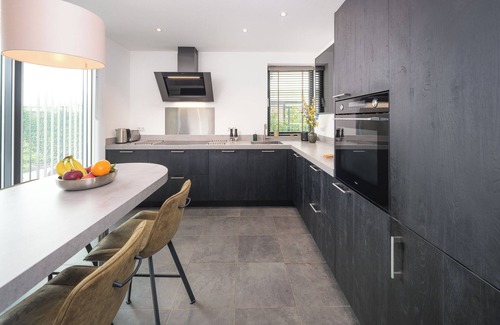 Zeewolde Casa | Luxury 6-person villa on the water. Including sun shower, canoe, sup board, beautiful garden and private jetty. Enjoy peace and comfort!