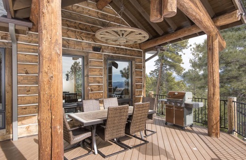 Buena Vista Casa | Lujo 6500 pies cuadrados Mountain Lodge w / impresionantes vistas, cocina gourmet y teatro