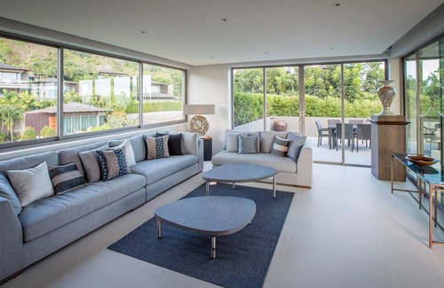 Choeng Thale Villa | Luxury 7 Bedroom Villa In Layan