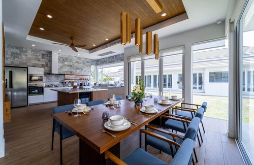 Hua Hin Villa | Luxury 7 Bedroom Pool Villa! (WL67)