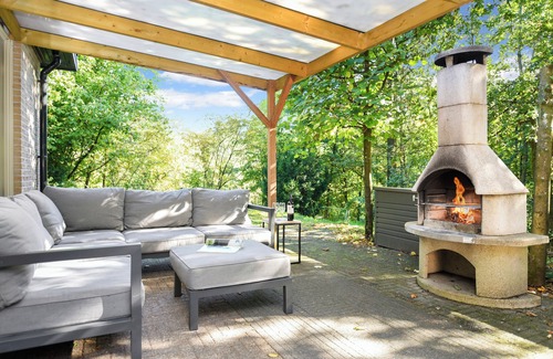 Eerbeek Casa | Luxury 8-person bungalow - Widely accessible in the holiday park Landal Coldenhove