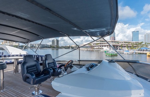 Harbour Island Alquiler De Eote | Yate Sunseeker de lujo de 82 'en Harbour Island