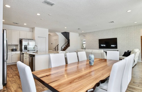 Indian Point Casa | Luxury 9 bed 7 bath pool home17 minutes to Disney