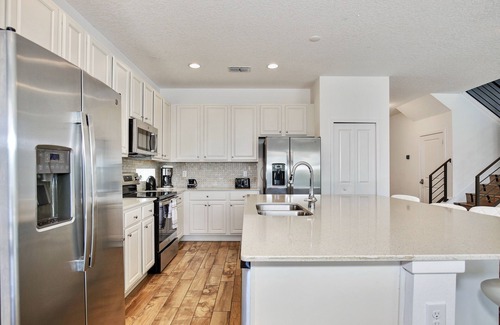 Indian Point Casa | Luxury 9 bed 7 bath pool home17 minutes to Disney