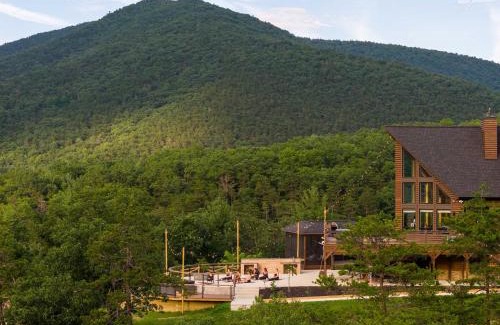 Milam Casa | Luxury A Frame 5BR Hot Tub & Mountain Views