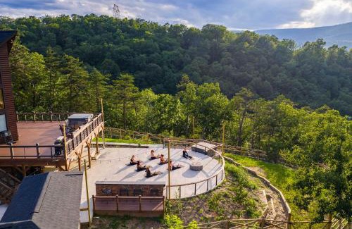 Milam Casa | Luxury A Frame 5BR Hot Tub & Mountain Views