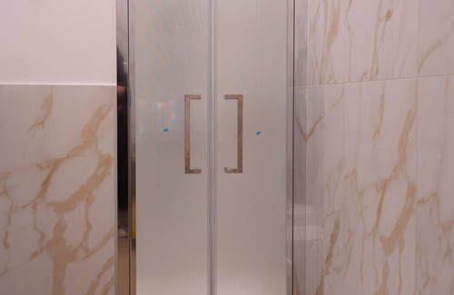 Taranto Apartamento | Luxury Acclavio Apartments Gold with hot tub and balconies