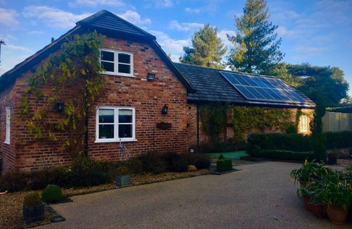 Macclesfield Casa | Luxury Accom with Pool Henbury Macclesfield