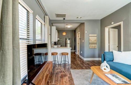 Northside Casa | Luxury Accommodations in Central HTX at an Affordable Price