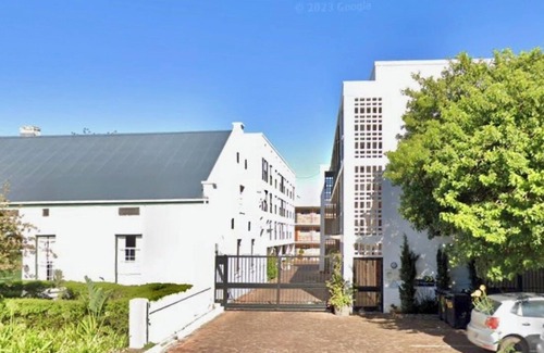 Stellenbosch Central Apartamento | Luxury African Gem in Historic Stellenbosch
