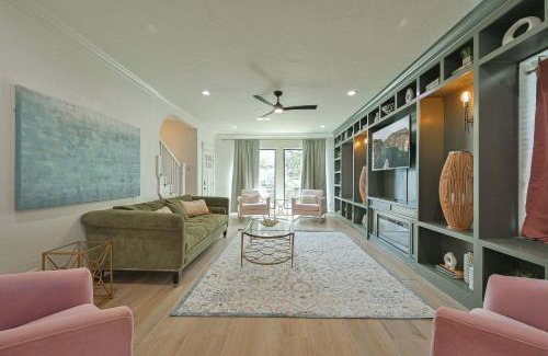 Central Oklahoma City Casa | Luxury and comfort for family or large group - close to OUHSC Downtown