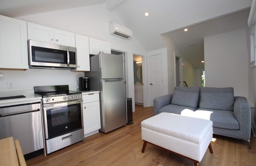 South Rehoboth Apartamento | Luxury and Location! less than 2 blocks to the beach. 2+ night rentals welcome!