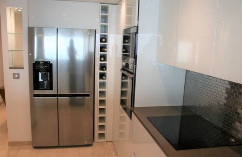 La Croix des Gardes Apartamento | Lujo y lujo, moderno apartamento con mágicas vistas al mar.