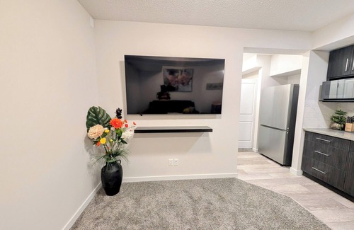 Airdrie Apartamento | Luxury and Modern 2 bedroom suite