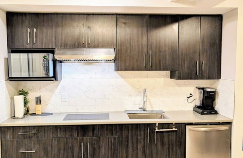 Airdrie Apartamento | Luxury and Modern 2 bedroom suite