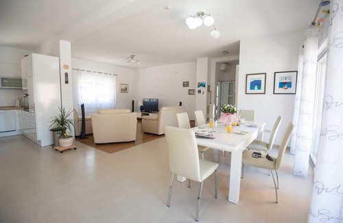 Slatine Villa | Villa de lujo y moderna con piscina