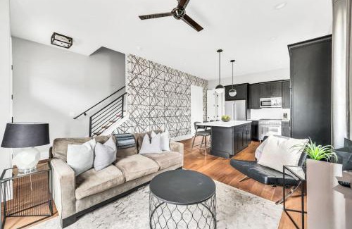 Germantown Casa | Luxury and Spacious Home with Private Garage and Fire Pit