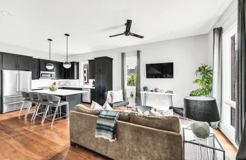 Germantown Casa | Luxury and Spacious Home with Private Garage and Fire Pit
