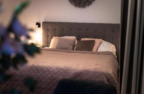 Andel Apartamento | Luxury Angel Apartment with terrace