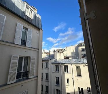 La Celle-sous-Gouzon Apartamento | Luxury Apartment Champ de Mars Eiffel Tower