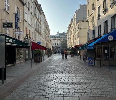 La Celle-sous-Gouzon Apartamento | Luxury Apartment Champ de Mars Eiffel Tower