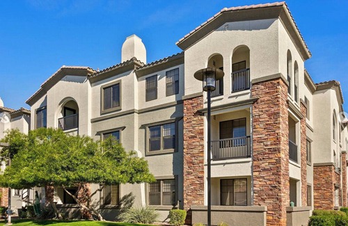 Glendale Sports and Entertainment District Apartamento | Luxury Apartment! 1 mile from Westgate
