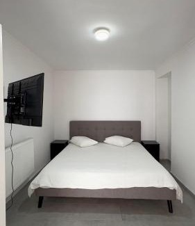 Laken Apartamento | Luxury Apartment 2BR & Jacuzzi Near Expo 12 & ING Arena