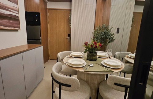 Paranaque Apartamento | Luxury Apartment @Bloom Residences near airport