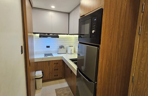 Paranaque Apartamento | Luxury Apartment @Bloom Residences near airport