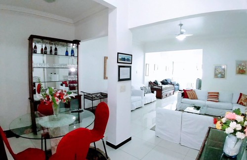 Copacabana Apartamento | Apartamento de lujo cerca de la playa, reformado, decorado y amueblado.
