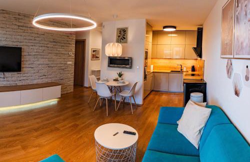 Zapad Apartamento | Luxury apartment close to centre, VUSCH private parking included