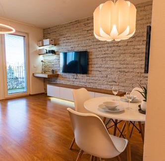 Zapad Apartamento | Luxury apartment close to centre, VUSCH private parking included