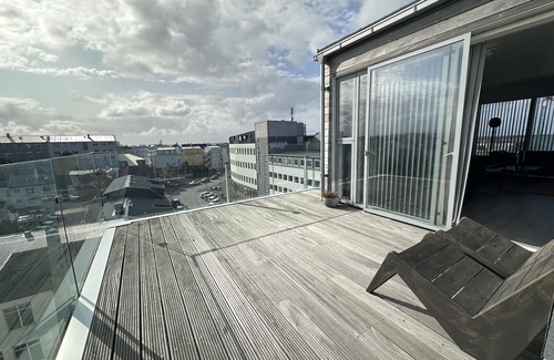Vesturbær Apartamento | Luxury apartment downtown Reykjavik with view over the city