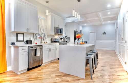 Grand Boulevard Apartamento | Luxury Apartment in Bronzeville, Just Minutes from Downtown - RSV Now!