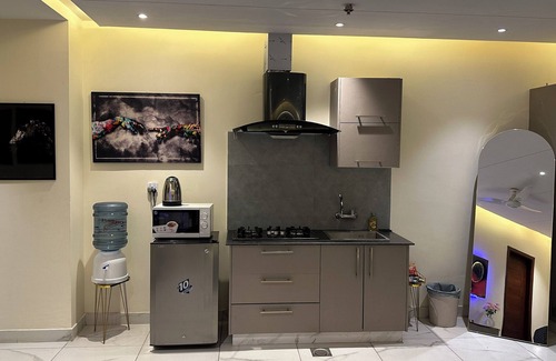 Bahria Town Apartamento | Luxury Apartment in Gulberg City Center Views