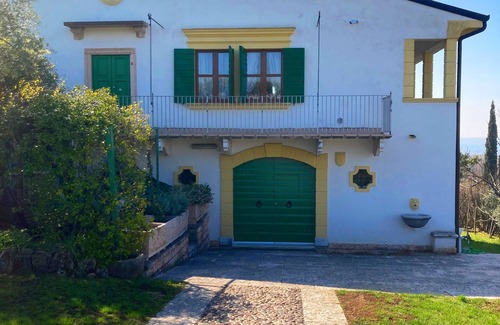 Negrar Apartamento | Luxury apartment in historic villa, garden +6,000sqm, view, privacy