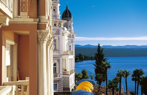 Icici Villa | Luxury Apartment in Opatija for 8 People With Pool and Silk Bedding