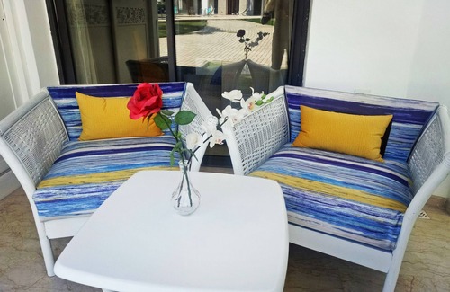 Agadir Bay Apartamento | Apartamento de lujo en residencia con jardín y dos piscinas.